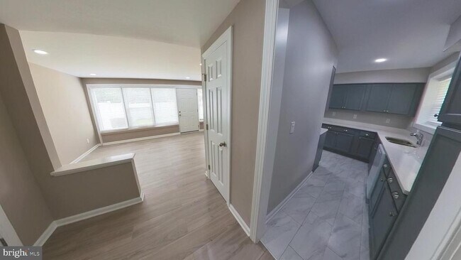 Photo - 2050 Nike Dr