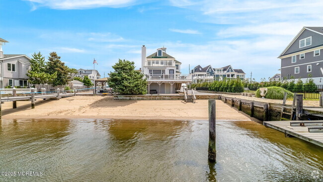 Building Photo - 406 Ocean Ave Rental