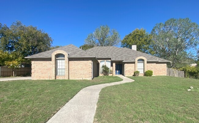 Photo - 1303 Falcon Trl Casa