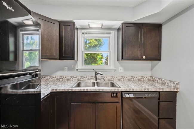 Photo - 2075 Coventry Rd Unit 2
