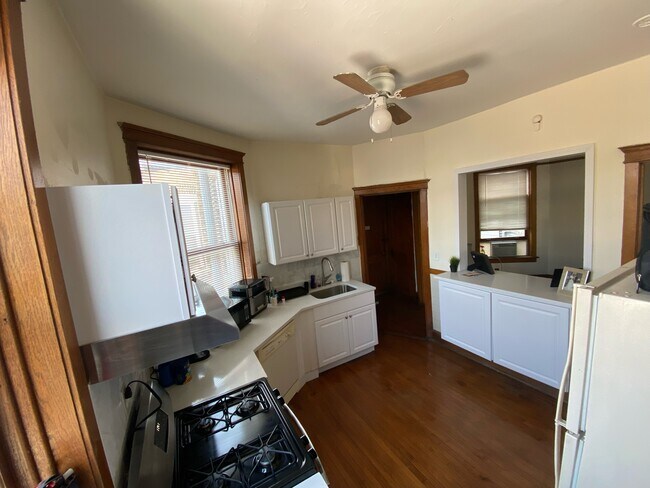 Photo - 3326 N Clark St Unit 3R
