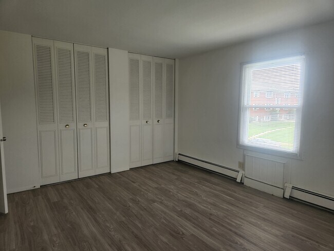 Photo - Crestview Manor