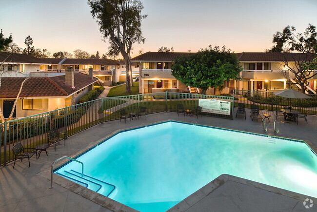 Building Photo - Camarillo Oaks Rental