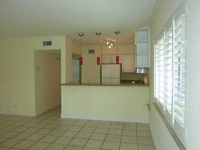 Photo - 2124 NE 5th Ave Unit 103
