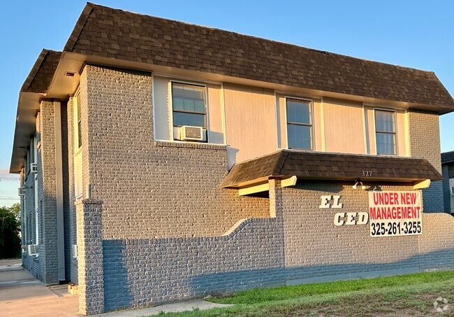Building Photo - 6th Street Rental