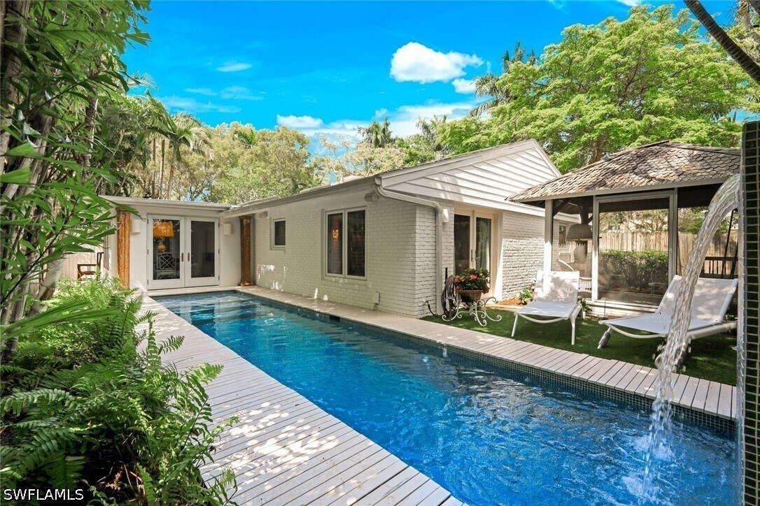 Photo - 295 6th St N