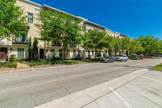 Photo - 653 E Jackson St
