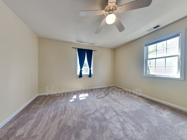 Photo - 445 Duncan Ave Unidad 2