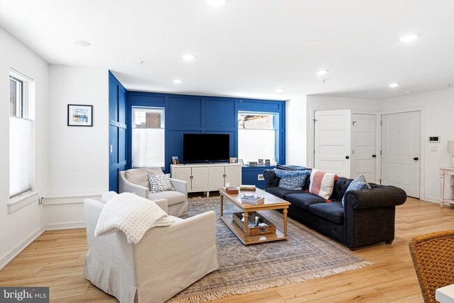 1206 N Orianna St Unit 1