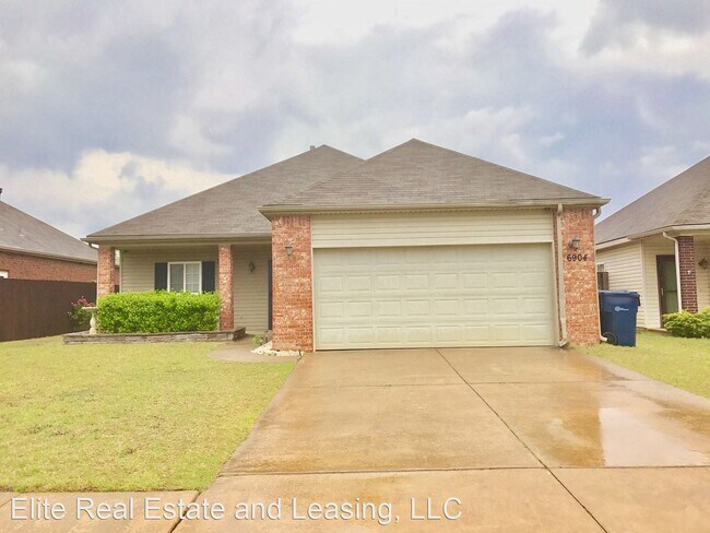 Photo - 3 br, 2 bath House - 6904 FREEDOM AVENUE