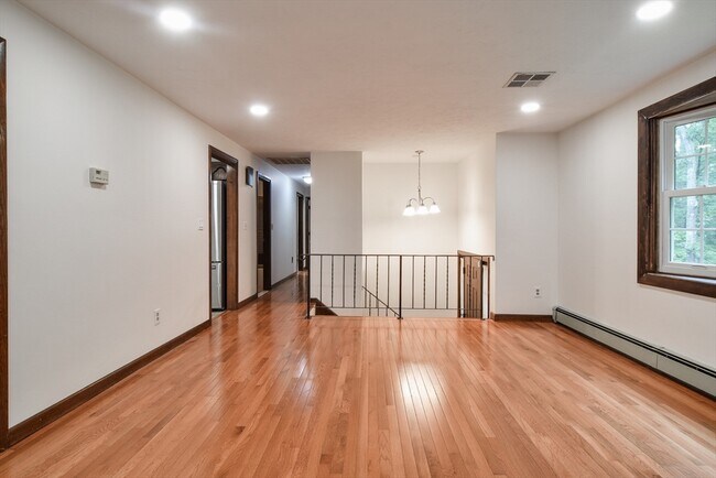 27 Woodland St