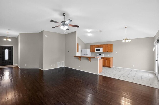 Photo - 113 Amber Ln