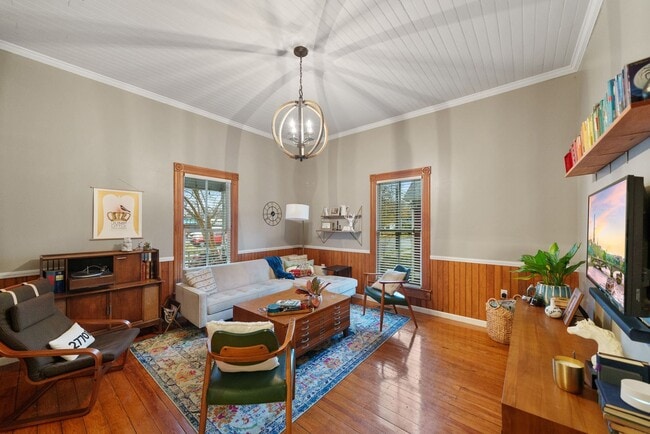 Photo - Available NOW! 3 bed + 2 bath bungalow w/ Historic charm in the heart of Durham!