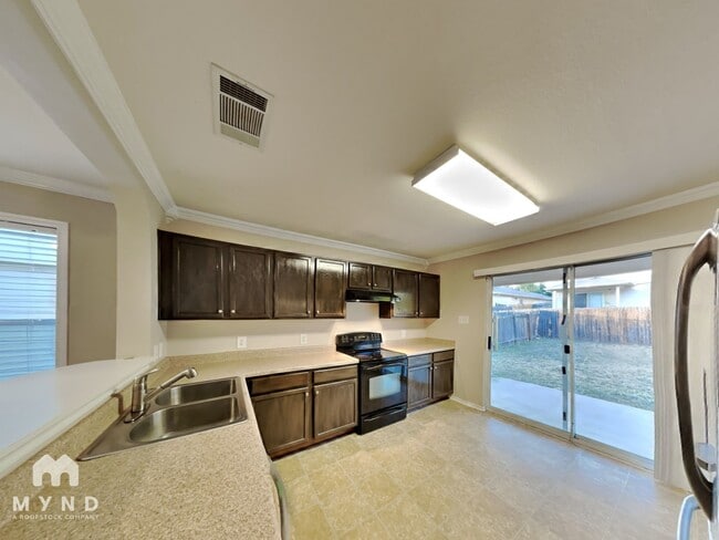 Photo - 5644 Brougham Way