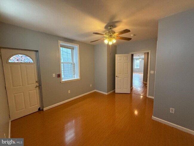 Photo - 1543 W Thompson St Unit 1