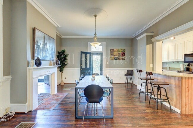 Photo - 138 W Clay St