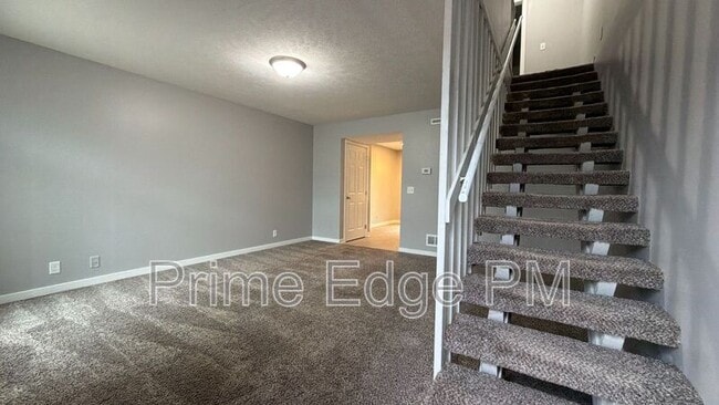 Building Photo - 6235 Holdrege-B5