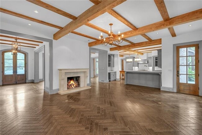 Photo - 425 Broadland Rd NW