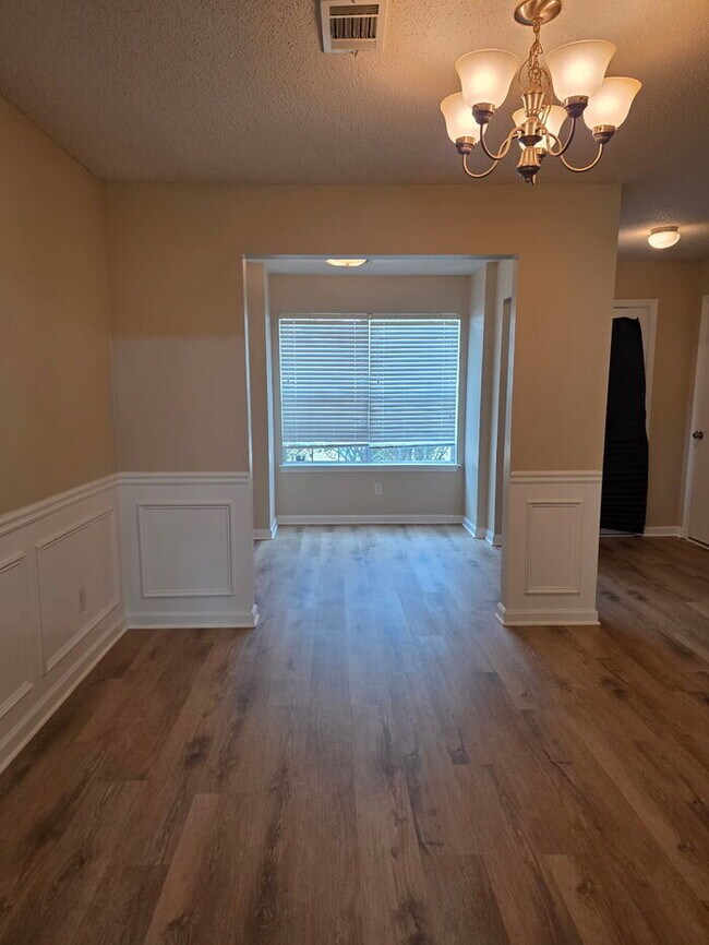 Photo - Renovated Just For You!