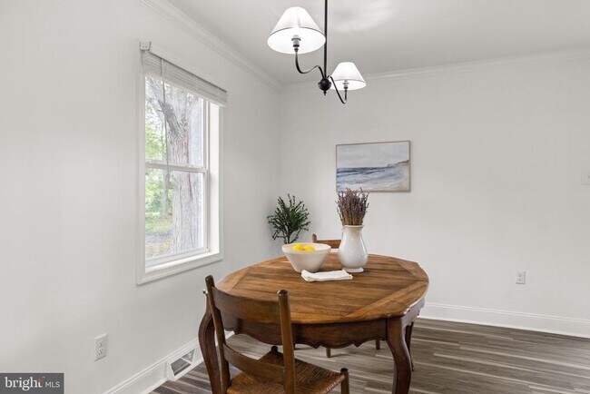 Photo - 1164 Fairfax Pike