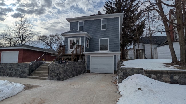 Photo - 307 Lincoln St