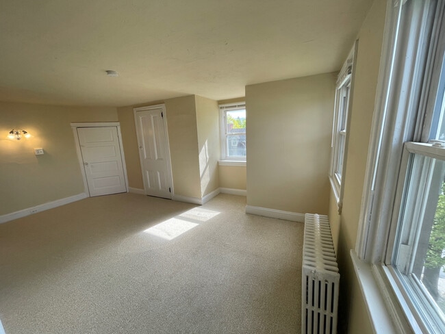 Building Photo - 157 Cricket Ave Unit #5