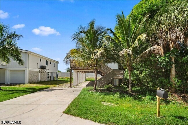 Photo - 3260 Woodside Ave