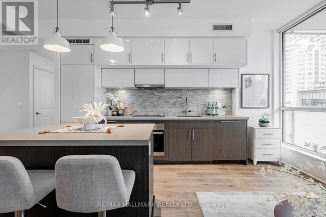 Photo - 8 Mercer St Unit 901