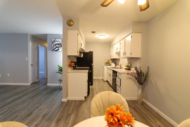 Photo - 355 Chadwick Pl