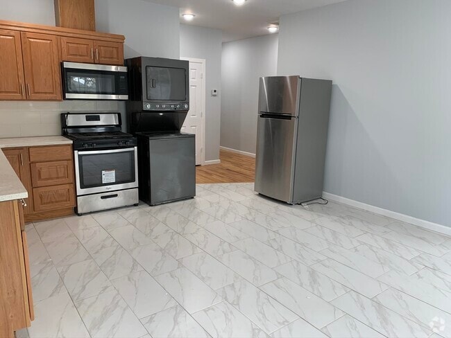 Building Photo - 452 Mallory Ave Unit 2 Rental