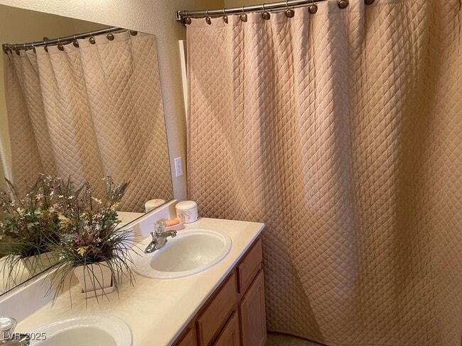 Building Photo - 170 Arches Ct