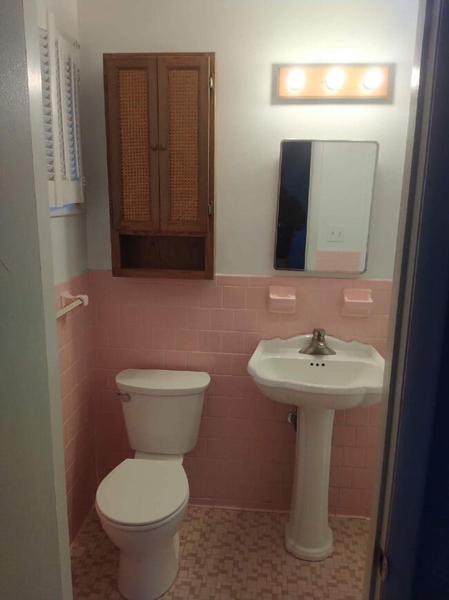 Photo - 1201 Longford Rd