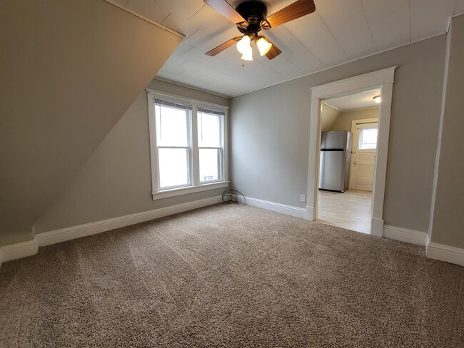 Photo - 7 11th Ave SW