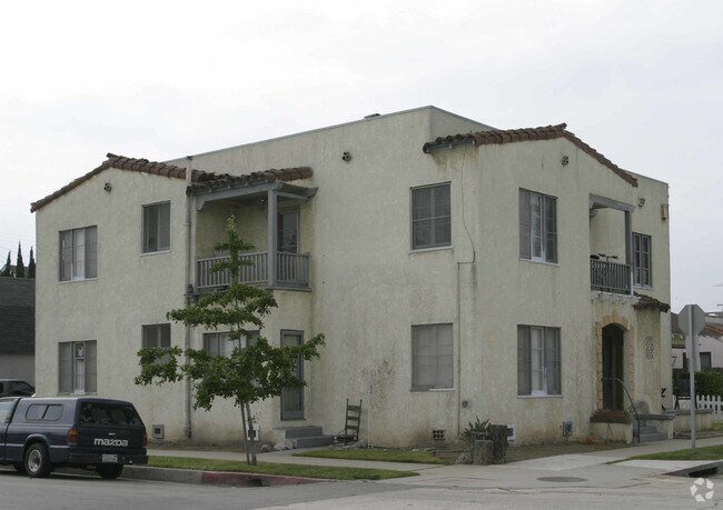 788-794 Molino Ave