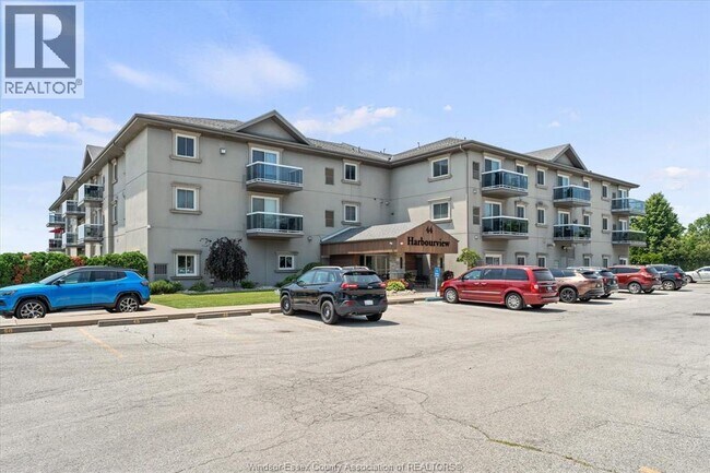 Photo - 44 Robson Rd Unit 303