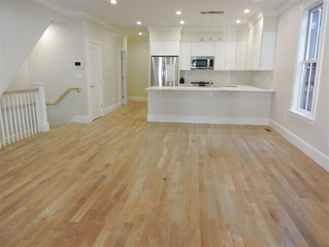 507 Green St Unit 2