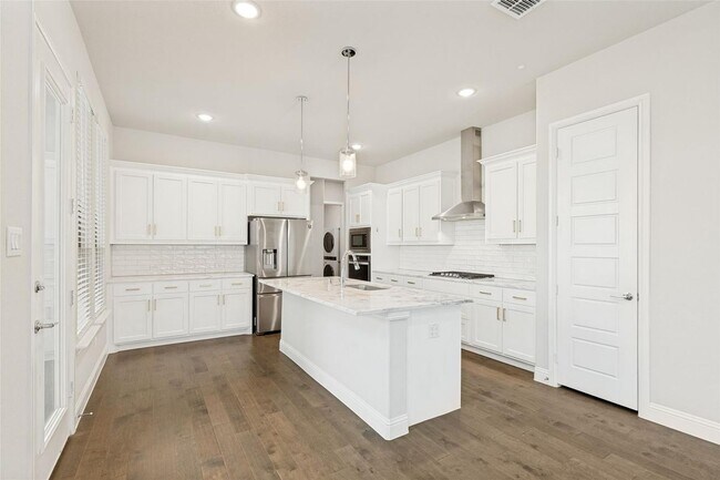13050 Scissortail Dr