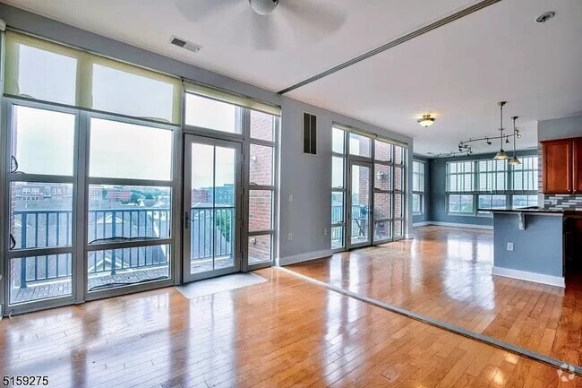 Building Photo - 3 Greenwich Dr Unit 116 Rental