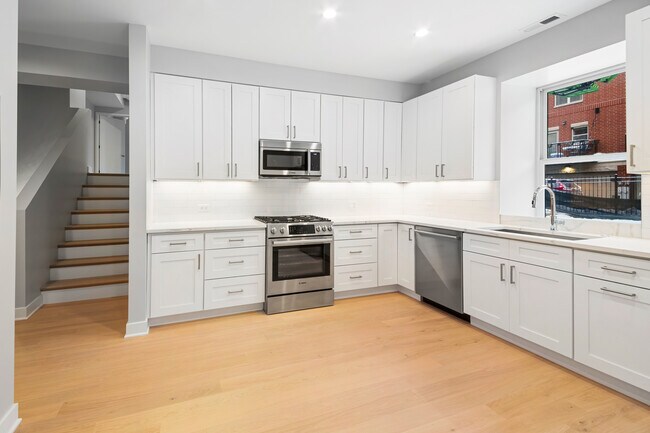 Photo - 4638 N Ashland Ave Condo Unit 103