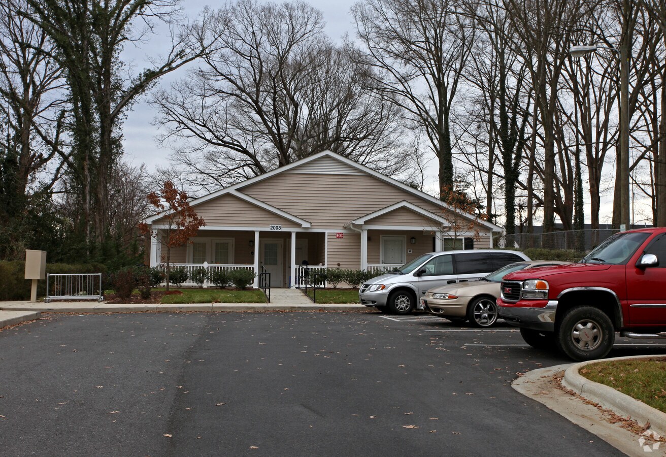 Photo - Arc Mecklenburg Apartments