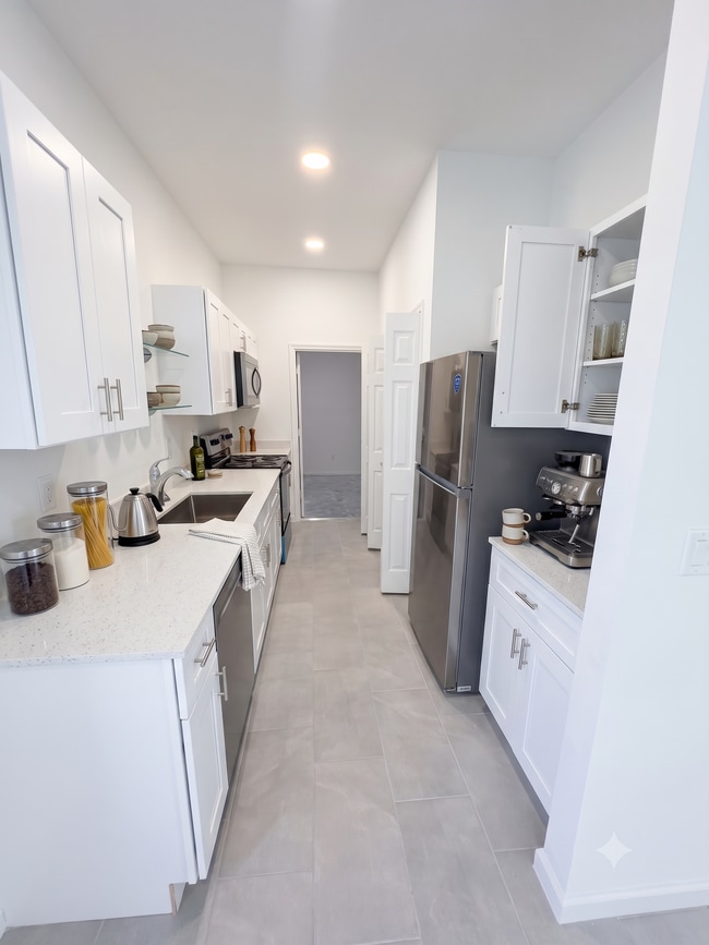Photo - 515 Killarney Ave S