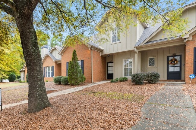 Photo - 1633 Academy Dr