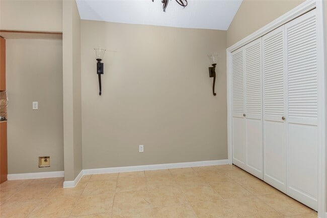 Building Photo - 3435 Beech Point Dr