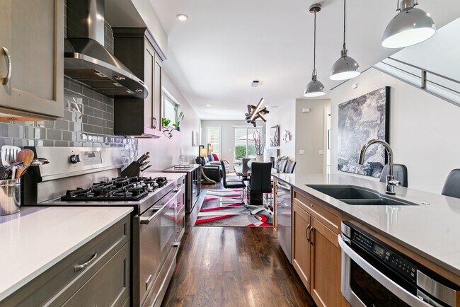 Photo - 2428 N Clarkson St