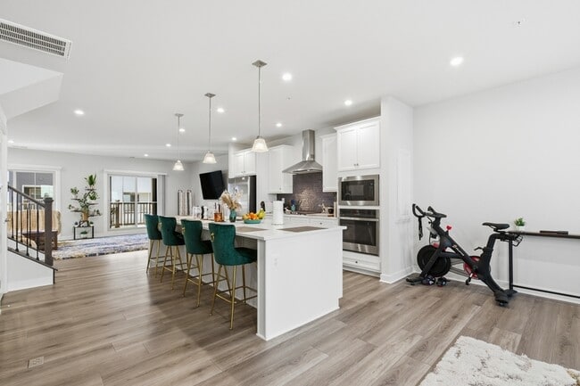 Photo - 2528 -B Verona Pl