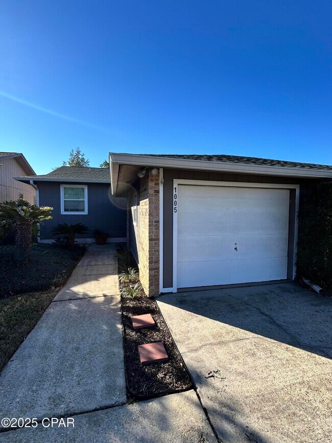 Photo - 1005 11th Ct