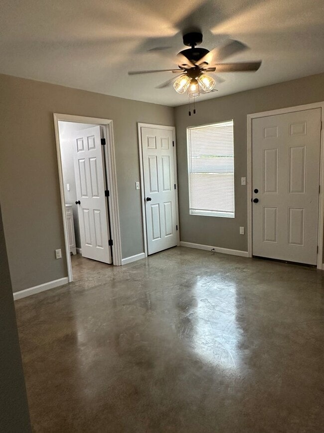 Photo - 120-122 S Pearl Duplex Unidad 120 S Pearl