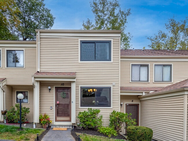Building Photo - 10 Idlewood Unit 10