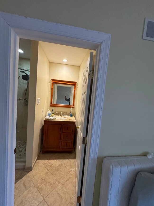 Photo - 700 Evergreen Ct