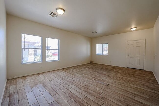 Photo - MOVE IN SPECIALS - UP TO 1 MONTH RENT FREE...